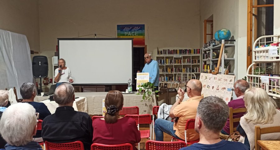 La presentazione di Giovannini a cura delle volontarie della biblioteca di Ronta