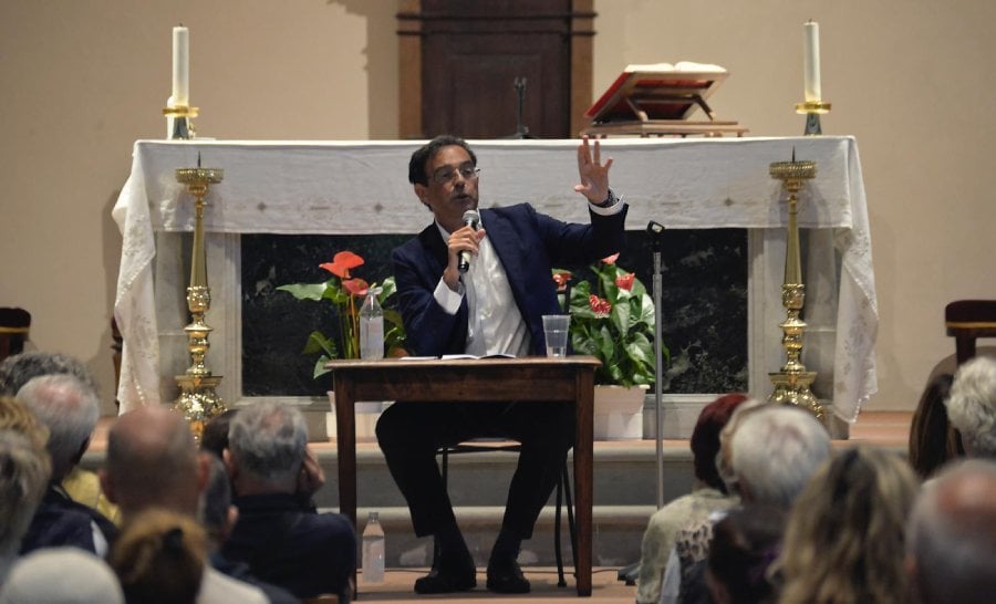 Vito Mancuso nella pieve di Cornacchiaia