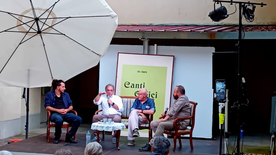 Un momento dell'inaugurazione della mostra