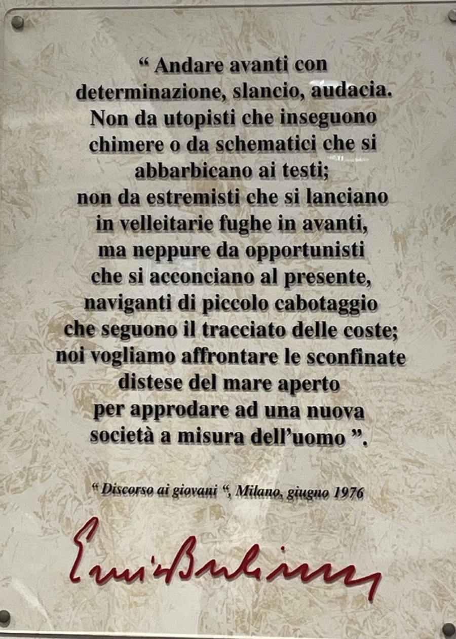La scritta di Berlinguer